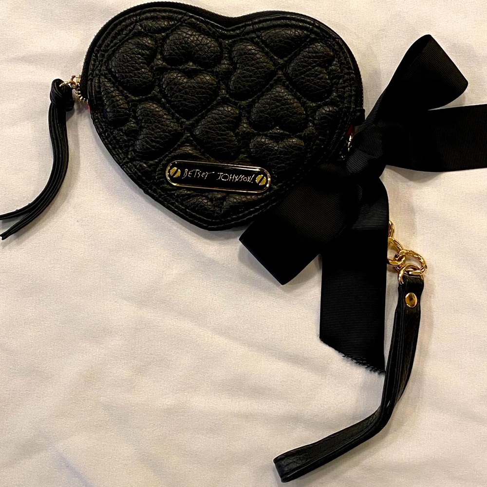 Betsy Johnson Quilted Heart Wristlet With Bow
